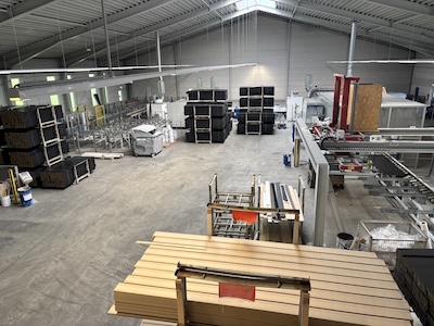 Produktion Leistenlackierung Produktion Leistenlackierung
